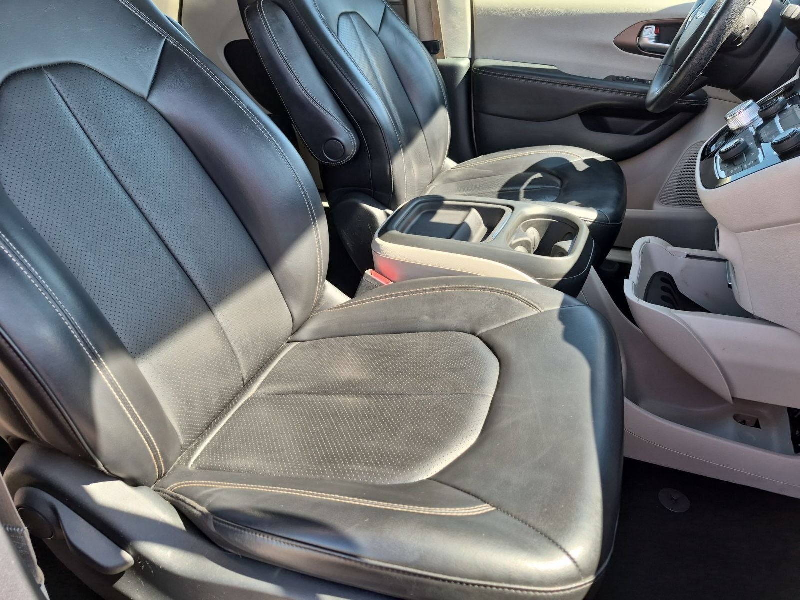 2020 Chrysler Voyager LXI