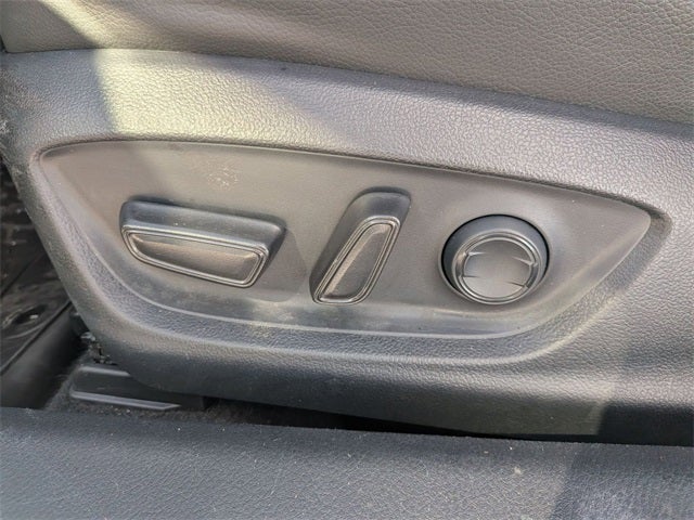 2022 Toyota Camry Hybrid XSE