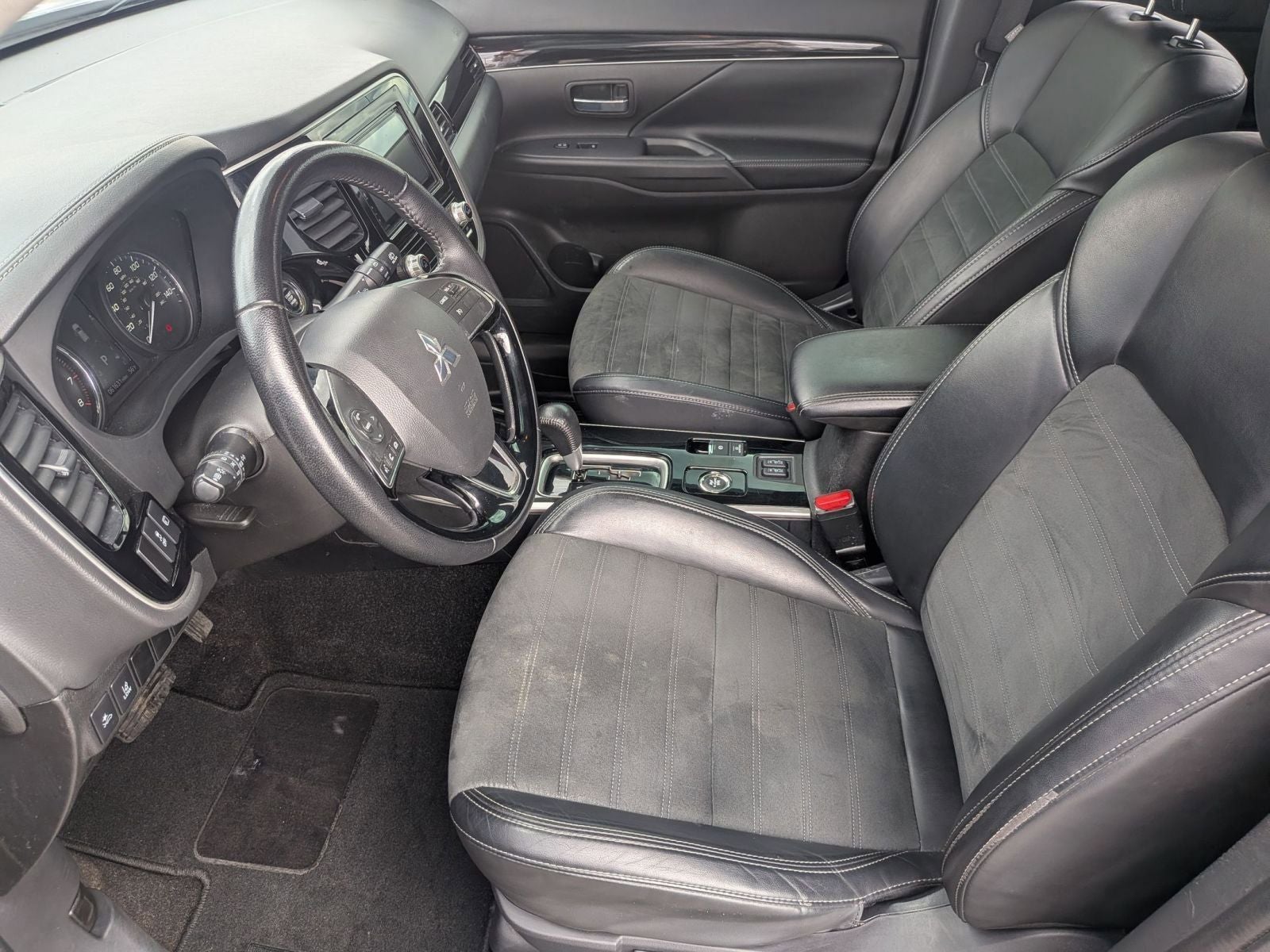 2020 Mitsubishi Outlander SE