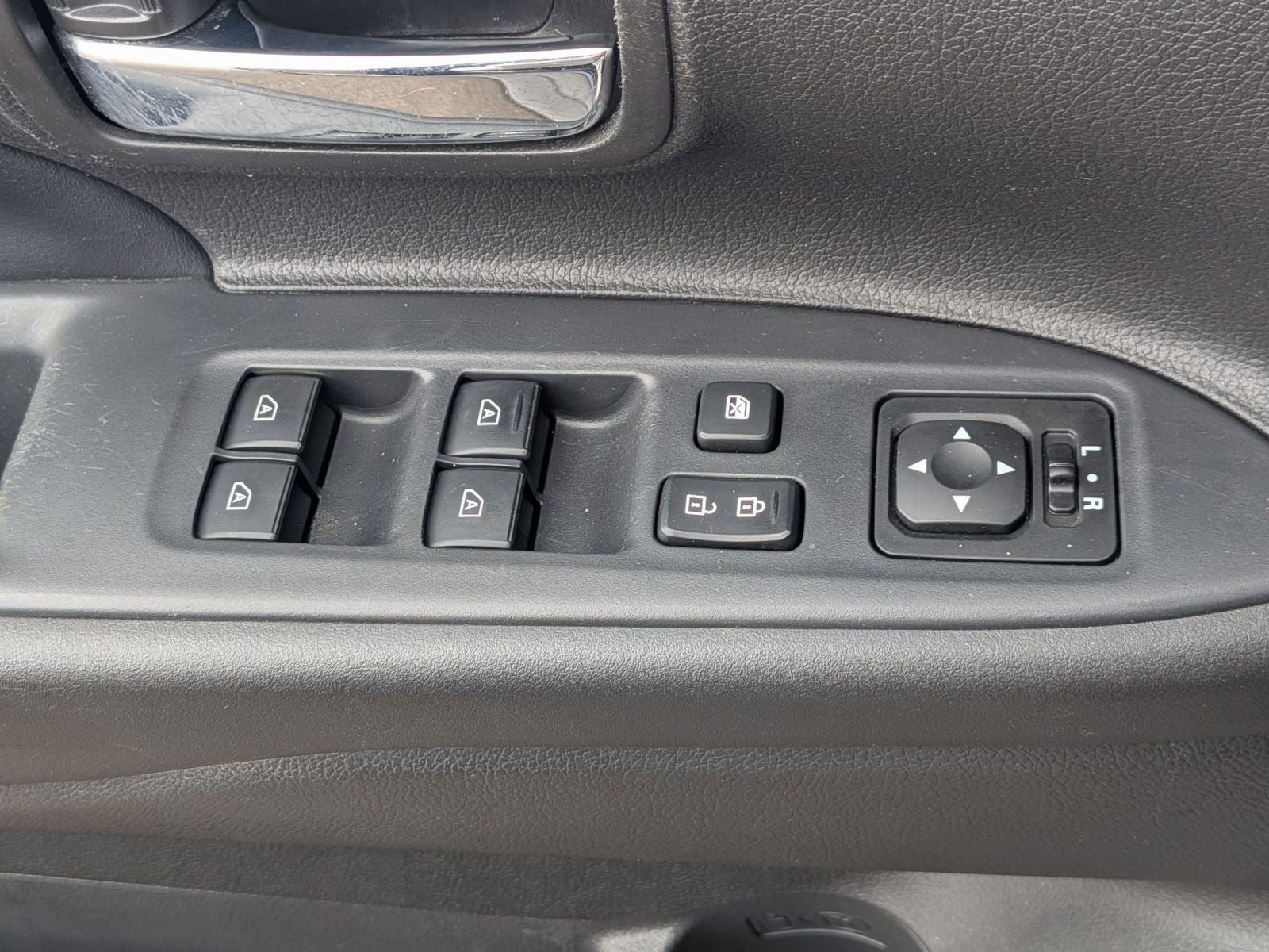 2020 Mitsubishi Outlander SE