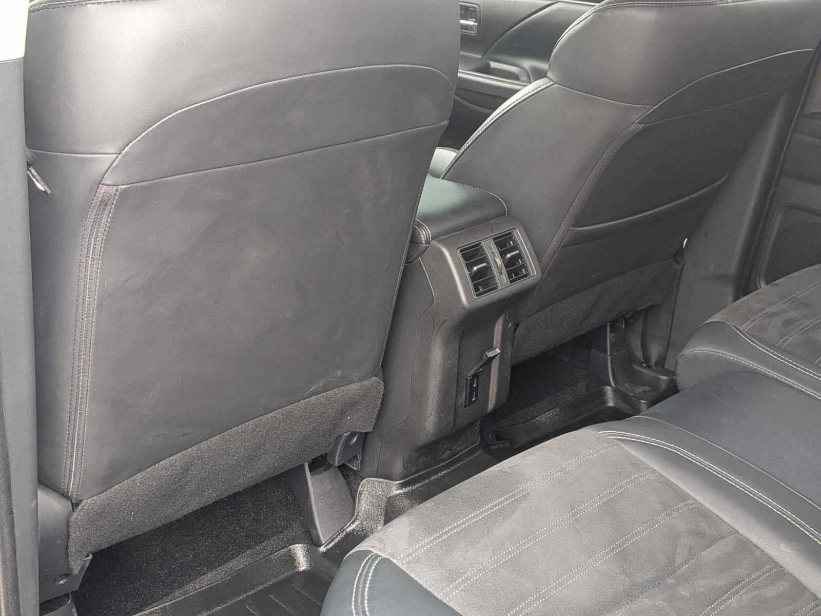 2020 Mitsubishi Outlander SE
