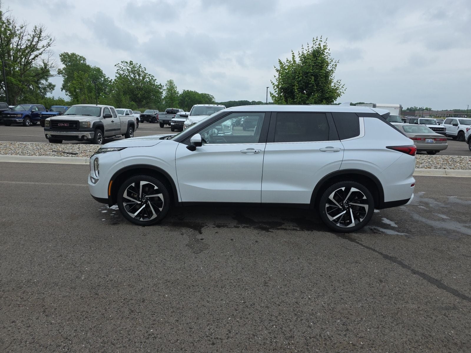 2024 Mitsubishi Outlander SE Black Edition 4WD
