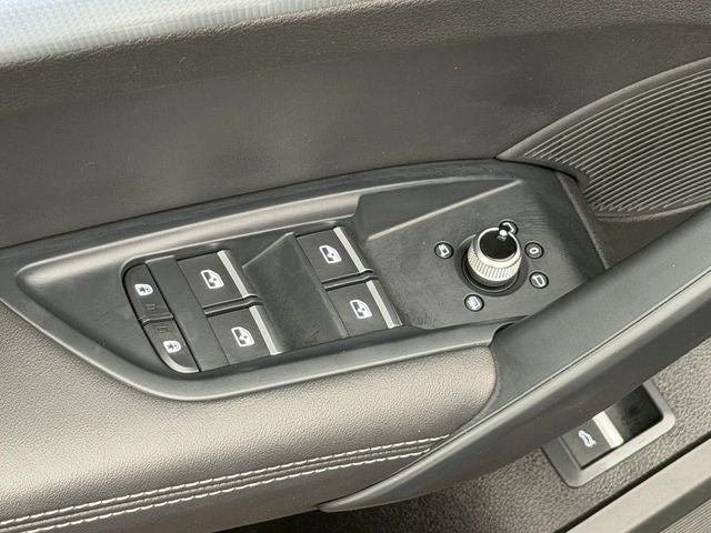 2024 Audi Q5 45 S line Premium quattro