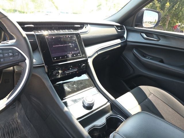 2024 Jeep Grand Cherokee L Laredo 4WD