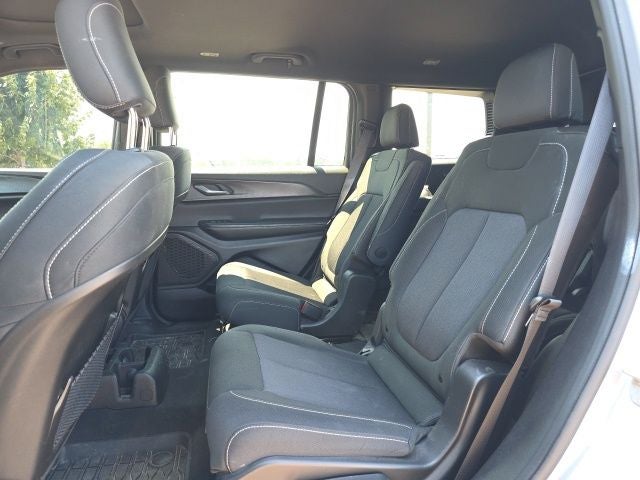 2024 Jeep Grand Cherokee L Laredo 4WD
