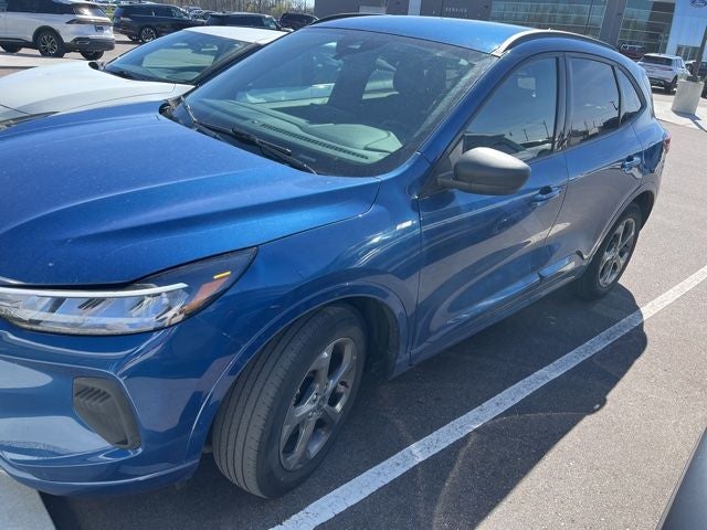 2023 Ford Escape ST-Line AWD!