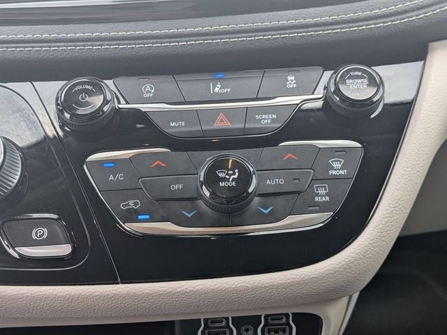 2022 Chrysler Pacifica Touring L AWD
