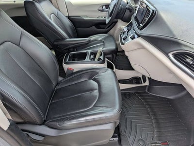 2022 Chrysler Pacifica Touring L AWD