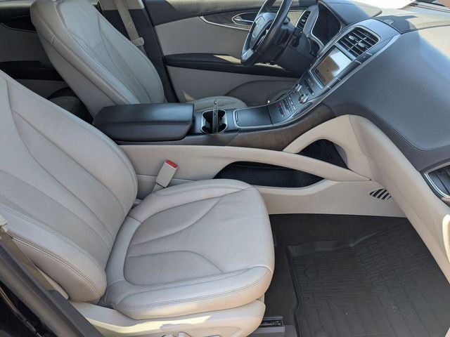 2019 Lincoln Nautilus Select