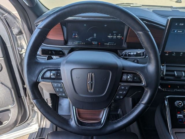 2022 Lincoln Navigator Standard