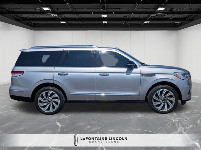 2022 Lincoln Navigator Standard