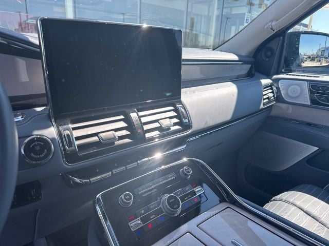 2024 Lincoln Navigator L Black Label
