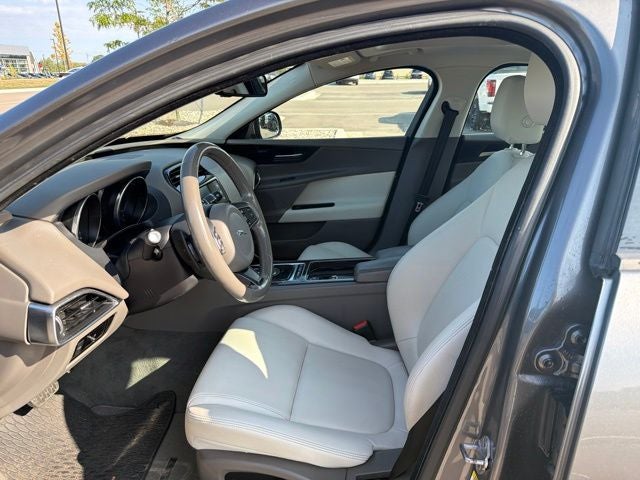 2018 Jaguar XE 25t Premium